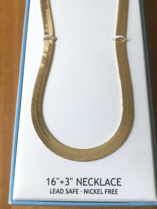 House of Harlow 1960 Classic Gold Herringbone Chain Necklace - Picture 5 of 7